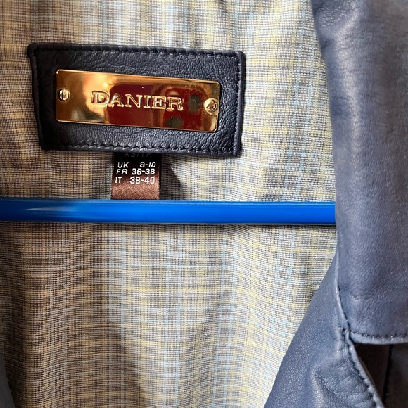 Leather jacket - Picture 2 of 3